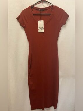 Zara Rust-Red Short Sleeve V-Neck Midi Dress